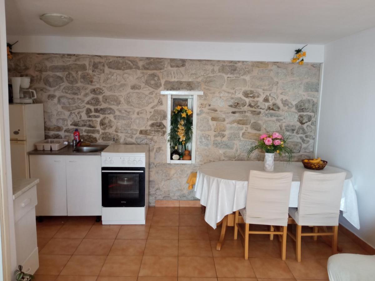 Apartman Anna Подстрана Екстер'єр фото